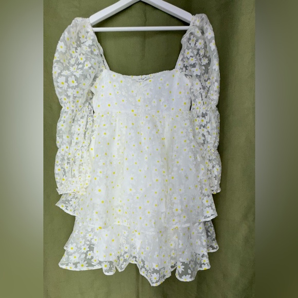 Storia White Daisy Puff Sleeve Mini Dress Size S - Picture 5 of 12